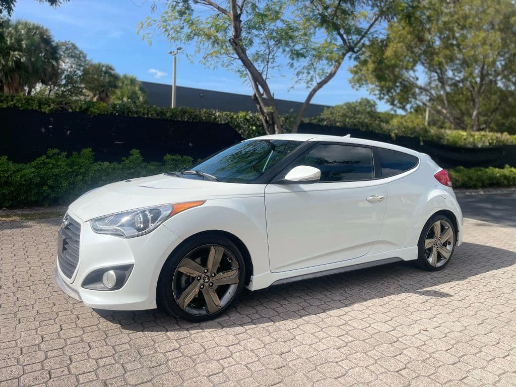 2013 Hyundai Veloster — photo 1